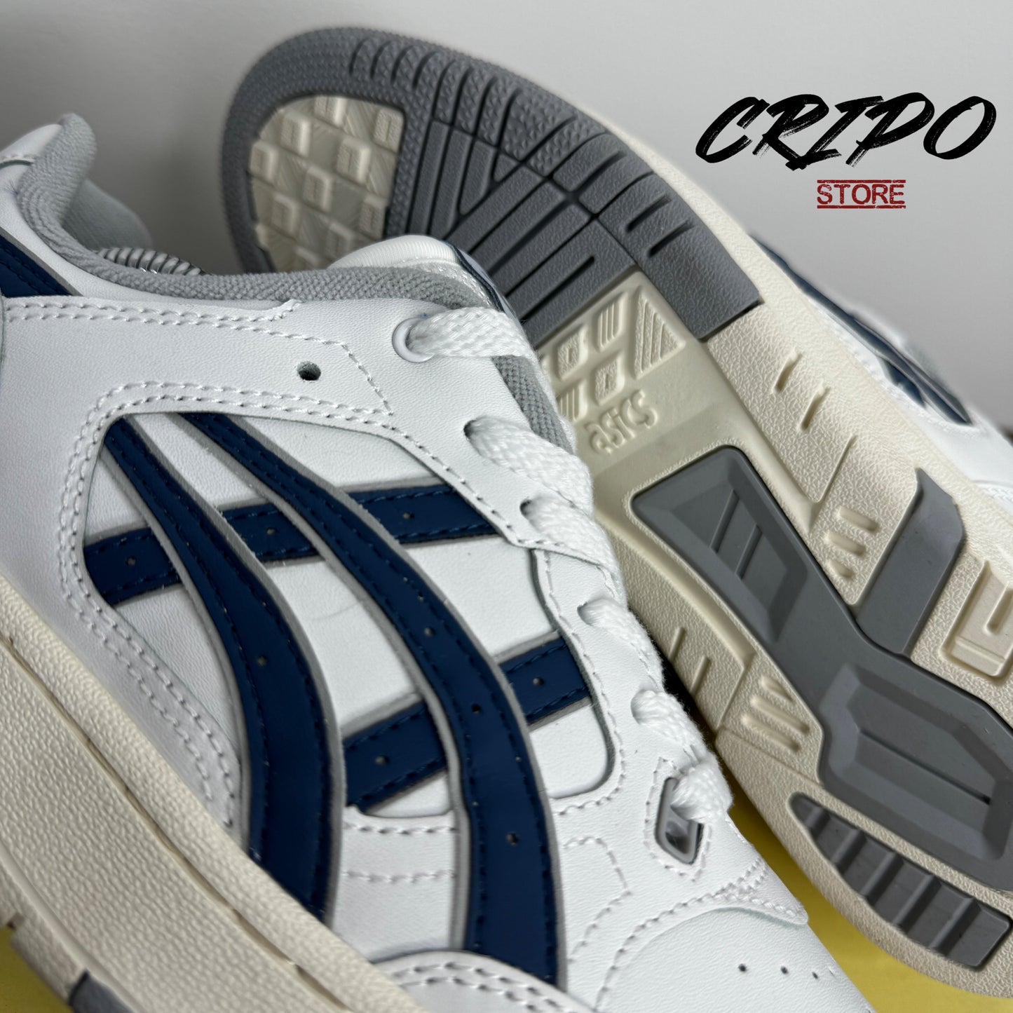 ASIC CLASICO BLANCO - AZUL