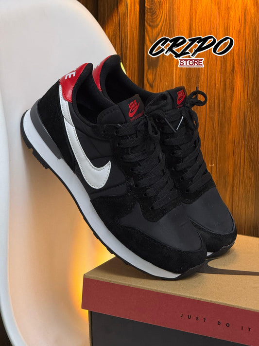 INTERNATIONALIST RED HIGHLIGHT