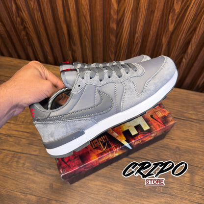 INTERNATIONALIST SMOKE GRAY