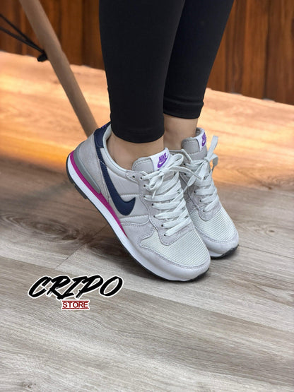 INTERNATIONALIST URBAN GRAPHITE