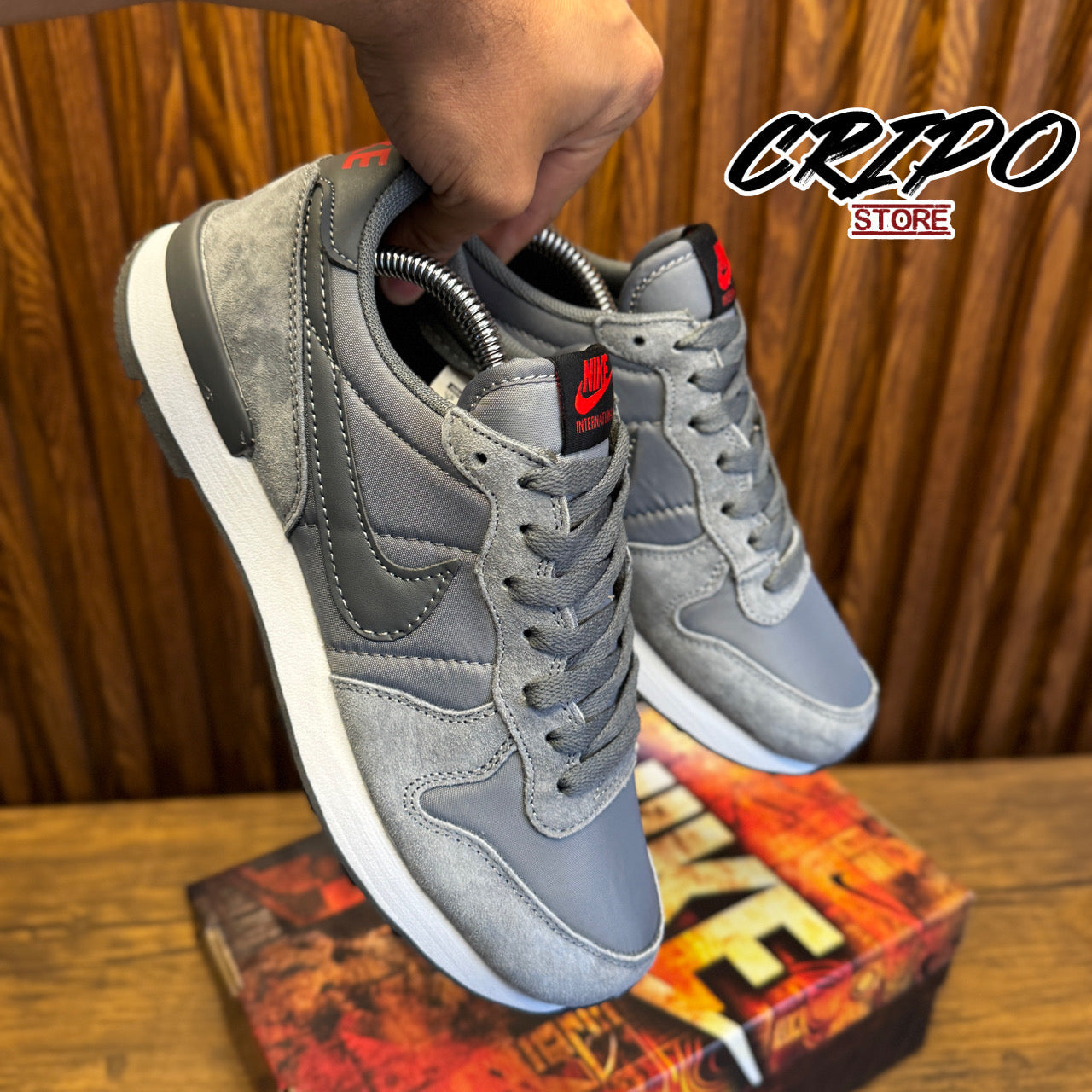 INTERNATIONALIST SMOKE GRAY