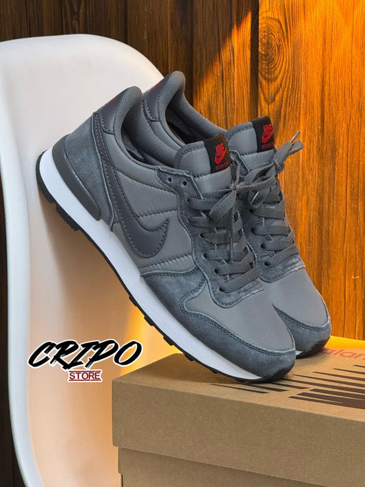 INTERNATIONALIST SMOKE GRAY