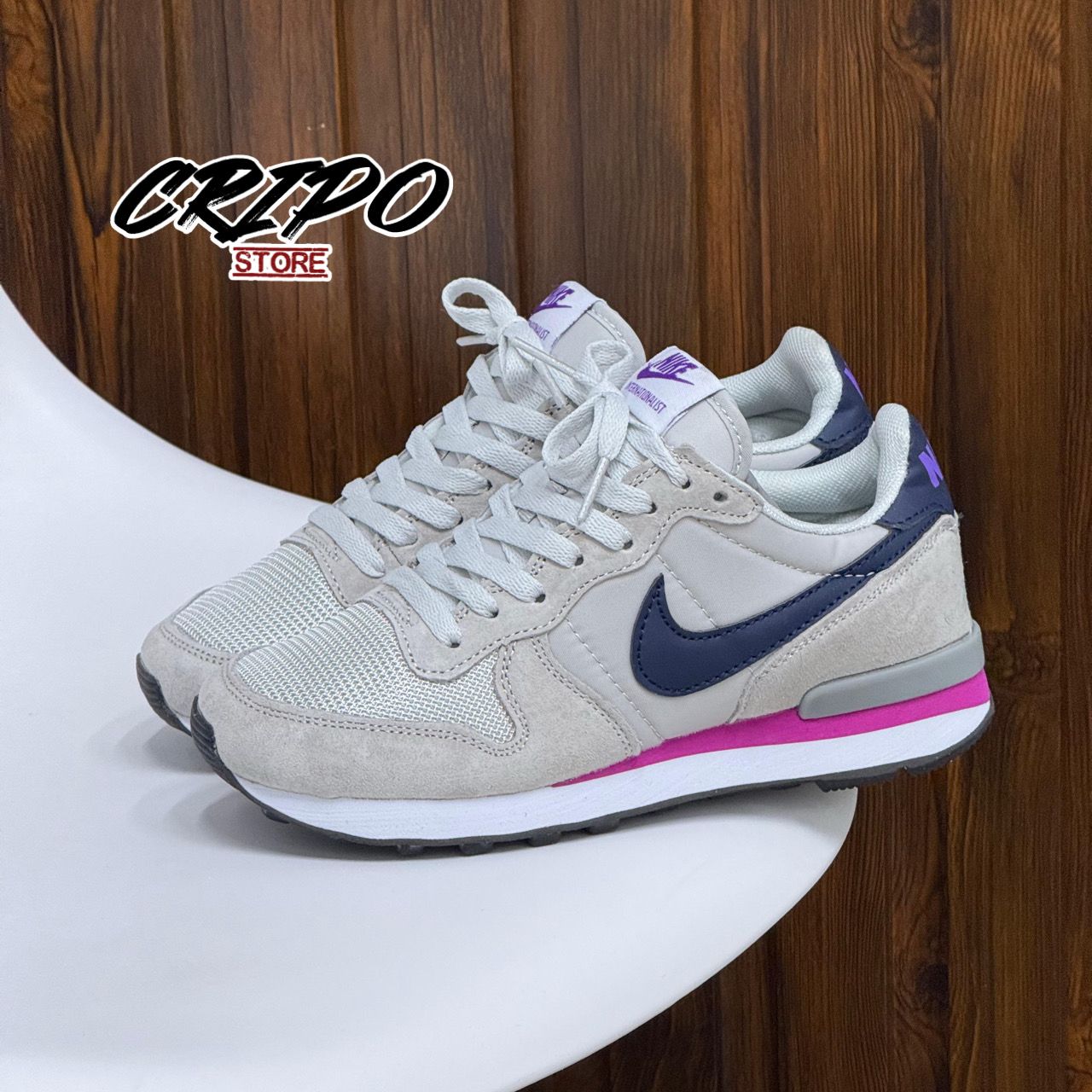 INTERNATIONALIST URBAN GRAPHITE
